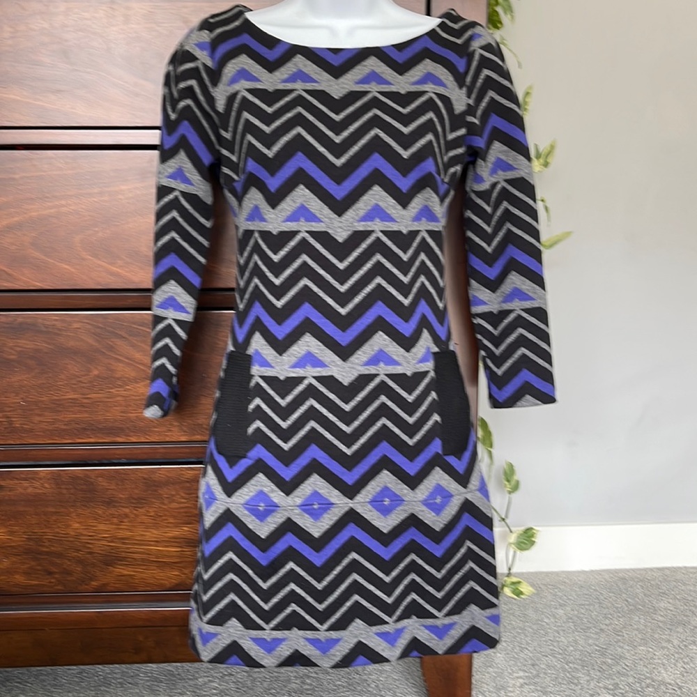 Beautiful and flattering sweat style dress with pockets